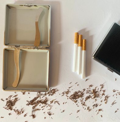 Портсигар з металевим тримачем на 20 сигарет: чорний  HL-148-1 фото